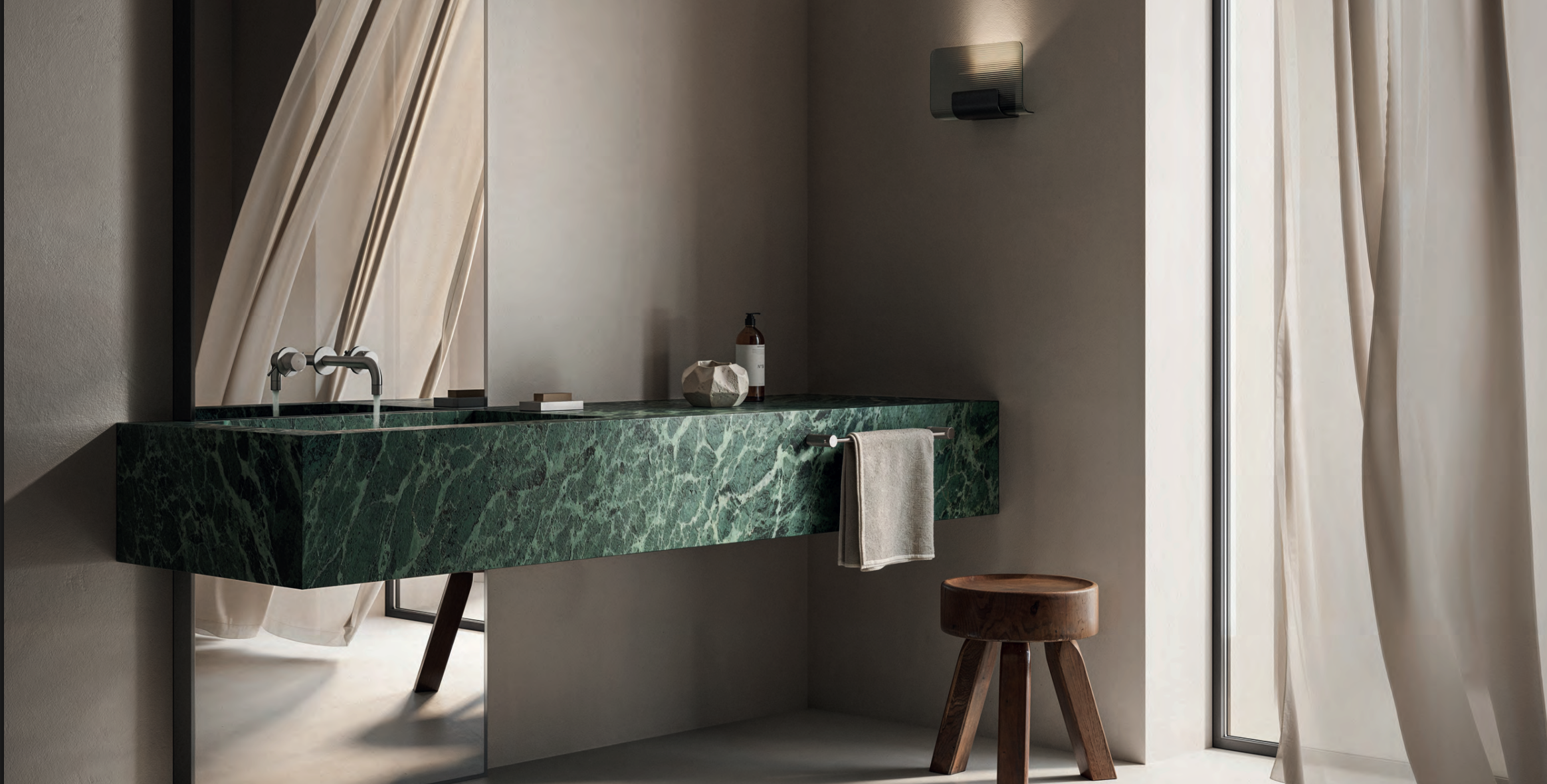 Mimari ve tasarım odaklı modern bir çalışma alanı