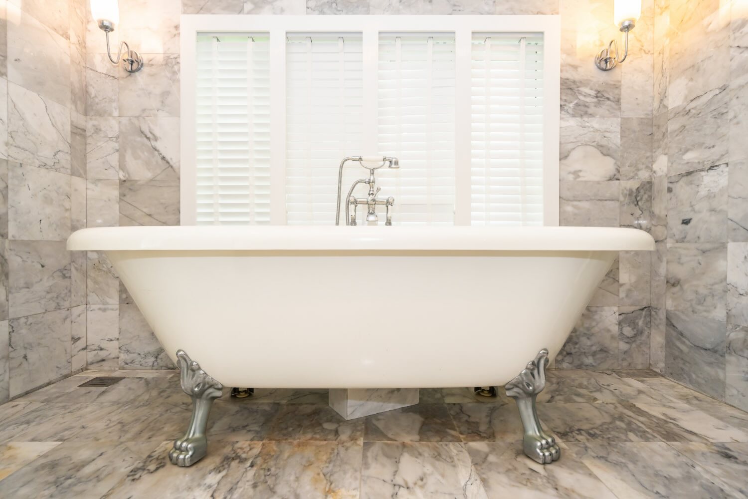 2026 Banyo Seramik Trendleri: Doğal Dokular ve Büyük Ebatlar